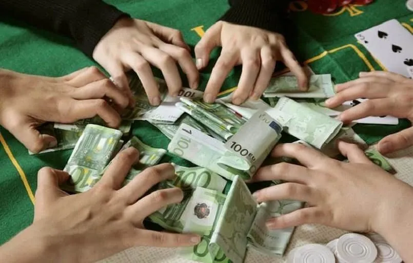 Tâm lý đám đông cần được loại bỏ trong khi bắt kèo cược bóng đá