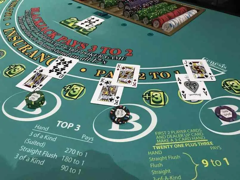 Blackjack là một game bài thích hợp cho những cuộc gặp mặt bạn bè 